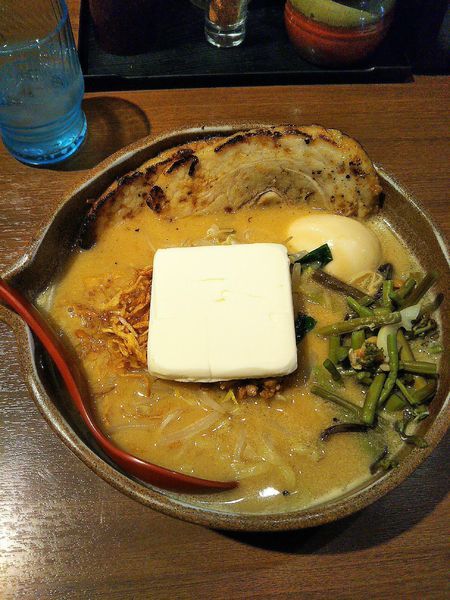 「信州味噌670円＋叉焼2枚210円＋バター・煮玉子各100円」@麺場 田所商店 木更津店の写真