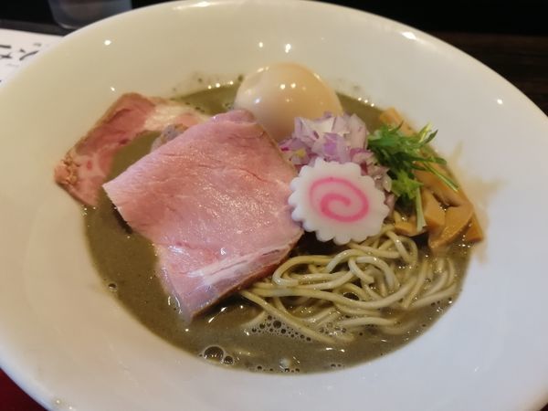 「濃厚煮干そば(＋味玉)」@鶏そば なんきち 東京店の写真