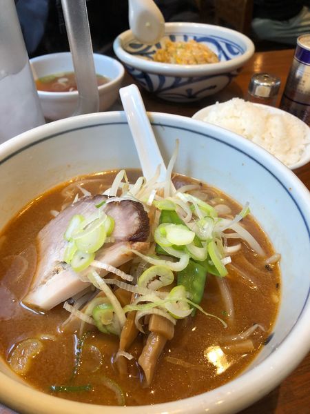 「合わせ味噌ラーメン 800円 半ライスサービス」@赤坂一点張の写真