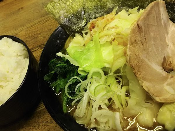 「ラーメン並（硬め）￥670＋キャベツ￥100＆大ライス￥50」@藤澤家の写真