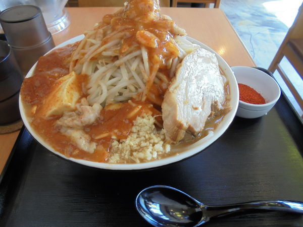 「フュージョン(大盛＋辛マシ)」@火の豚 東武動物公園店の写真