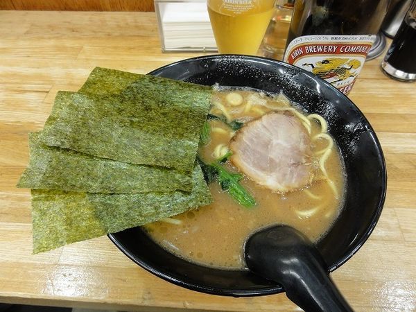 「ラーメン硬め 500円 中瓶ビール410円」@せい家 蒲田店の写真