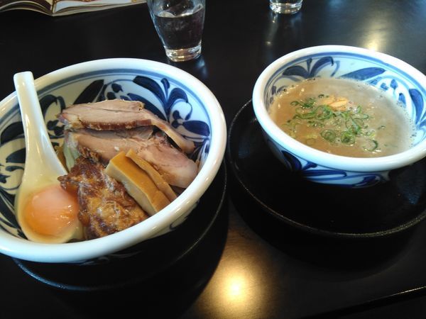 「つけ麺（トロコリ肉のせ）¥900」@らーめんつけ麺 吉田商店 本店の写真
