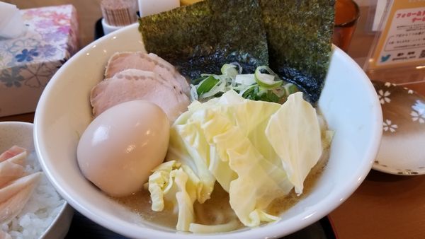 「豚骨醤油麺　味玉トッピング」@麺や 阿吽の写真