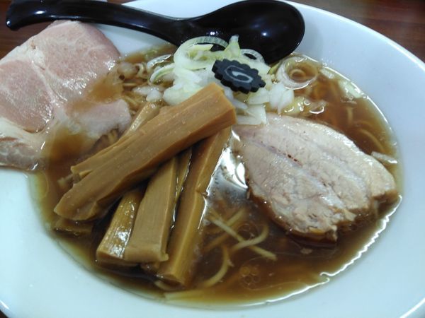 「丸鶏中華そば　メンマ増量850円!」@らーめん 虎テツの写真