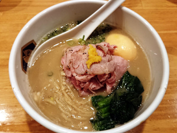 「味玉濃厚真鯛らーめん」@真鯛らーめん 麺魚の写真