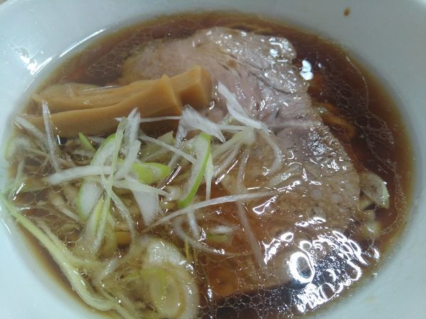 「豚醤油¥600+追い玉ハーフ（白）¥150」@麺蔵 あつおの写真