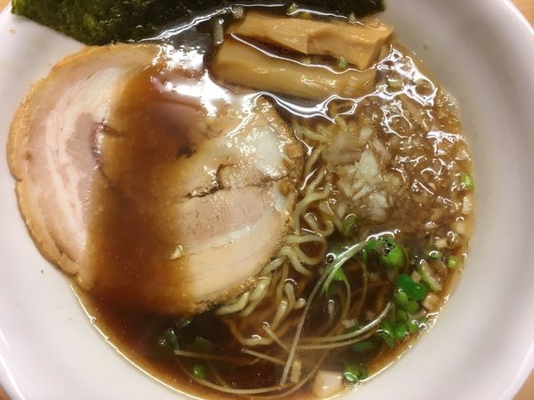 「醤油ラーメン 750円」@麺呑屋 MENDONYAの写真