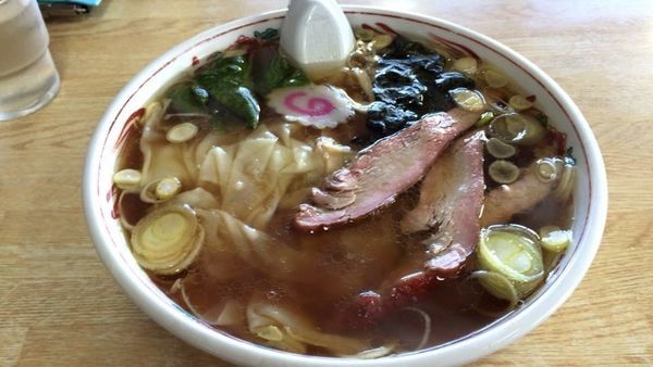 「ワンタン麺」@手打ちラーメン みうらの写真