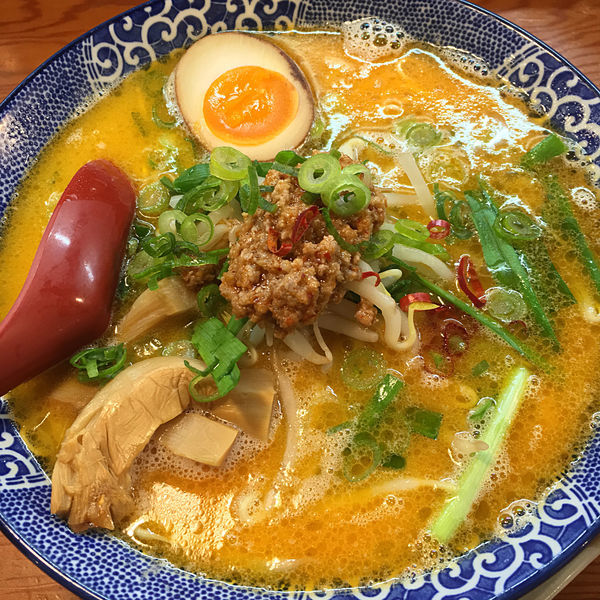 「赤辛　780円（バリ）」@博多ラーメン鶴亀堂 太田新井町店の写真