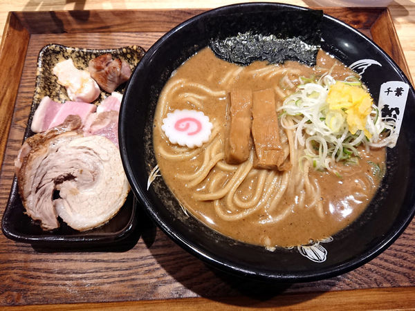 「中華そば(並)+厳選焼豚トッピング」@中華蕎麦 とみ田の写真