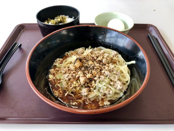 「汁なし担々麺・赤」@府中運転免許試験所B1食堂の写真