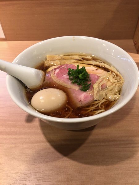 「特製醤油らぁめん」@らぁ麺 はやし田 新宿本店の写真