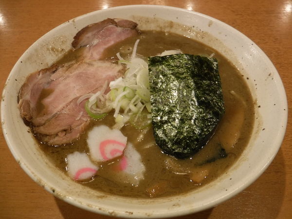 「マイルド魚介ラーメン830円」@自家製熟成麺 吉岡の写真