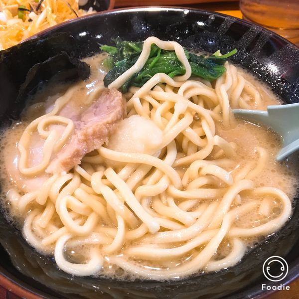 「家系ラーメン」@横浜家系ラーメン 壱角家 新座野火止店の写真