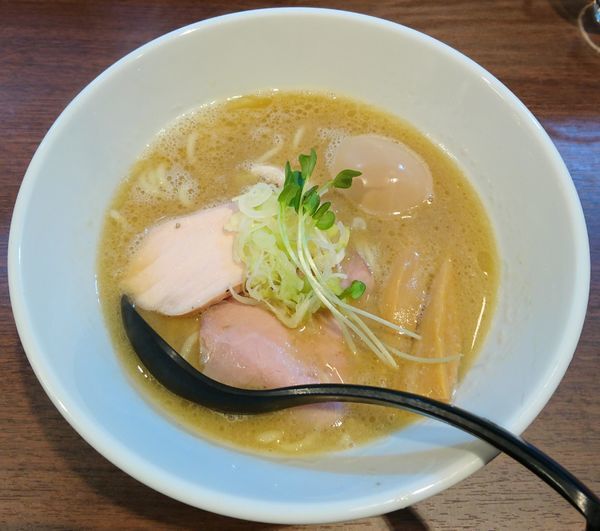 「味玉鶏ゅ白湯らーめん(醤油)」@東京スタイル鶏らーめん ど・みそ鶏の写真