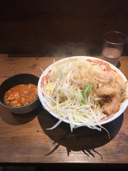 「フュージョン ヤサイアブラ ニンニク少し 麻婆別皿」@火の豚 人形町駅前店の写真