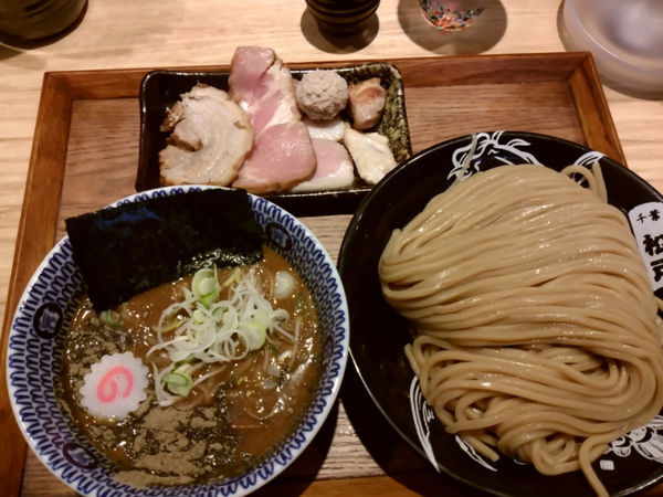「つけ麺　850円＋厳選焼豚＋日本酒」@中華蕎麦 とみ田の写真