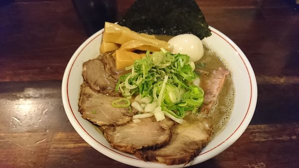 「濃厚煮干そばスペシャル(1080円)」@いりにぼの写真