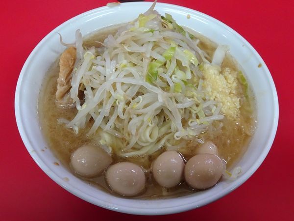 「小ラーメン（750円）＋ニンニク味（50円）＋うずらの卵」@ラーメン二郎 茨城守谷店の写真