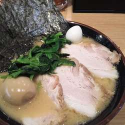 八右衛門ラーメン(並) ￥880
