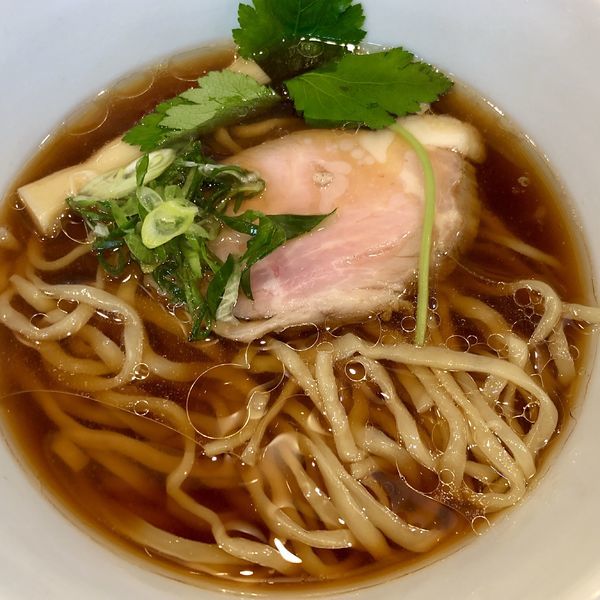 「醤油らーめん（平打ち麺へ変更）」@らーめんMAIKAGURAの写真