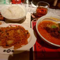 陳麻家定食(豚キムチ＋半担々麺)900円