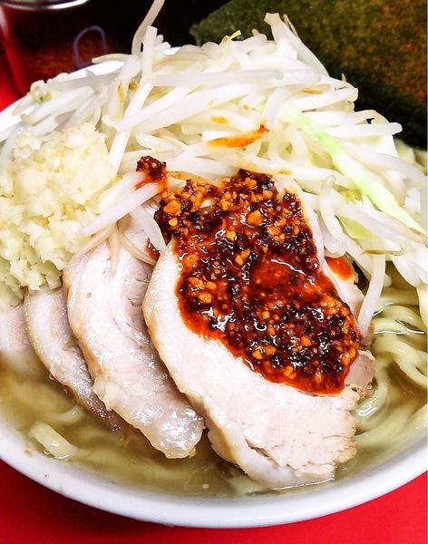 「小豚＋生たまご」@ラーメン二郎 千住大橋駅前店の写真