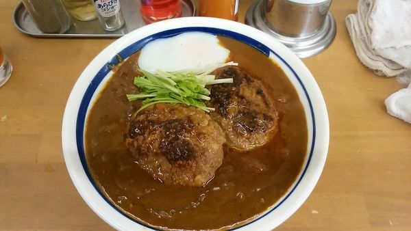 「100%和牛ﾊﾝﾊﾞｰｸﾞ乗せて ｶﾚｰぶっかけＢ」@MENYA 食い味の道有楽の写真