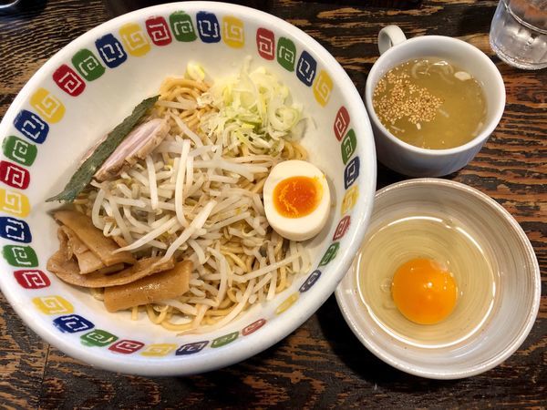 「油麺 ¥650+生卵¥50」@油麺専門店 江川亭 三鷹大沢店の写真