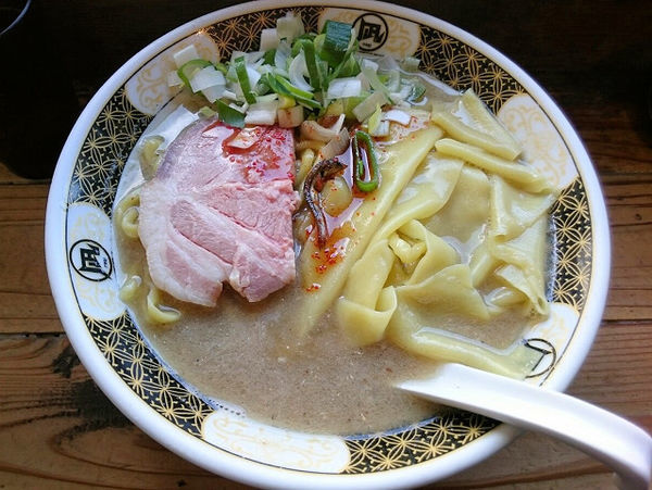 「すごい煮干しラーメン」@すごい煮干ラーメン凪 新宿ゴールデン街店 本館の写真