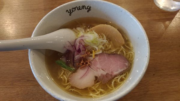 「しおらーめん」@ラーメンやんぐの写真
