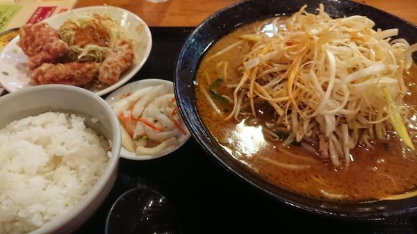「ネギ味噌ラーメン、とりからセット」@角煮ラーメングー 石岡店の写真