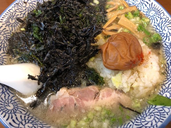 「みぞれノリラーメン［中盛り］」@がんこや かるがんラーメン 千代田本店の写真
