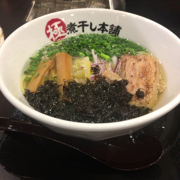 「淡麗煮干し塩ラーメン 黒ばら海苔」@極煮干し本舗 蘇我店の写真