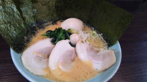 「631ラーメン(味噌)カタメ ¥930」@横浜家系ラーメン 魂心家 青葉台店の写真