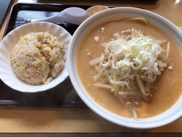 「みそラーメン&チャーハン 950円」@らーめん亭 上荒川店の写真