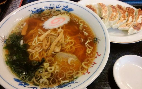 「ラーメン＋ぎょうざ」@中華料理 みかみの写真