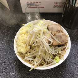 ラーメン小、ヤサイマシ、ニンニクマシ、アブラマシ