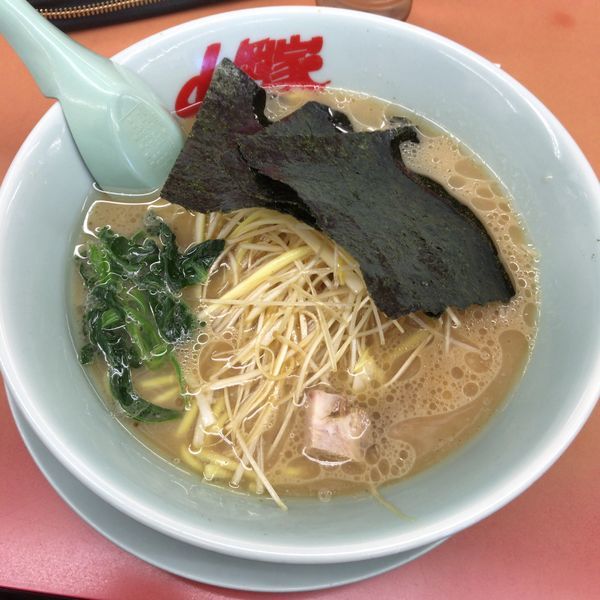 「醤油ネギラーメン740円」@ラーメン山岡家 さいたま宮前店の写真