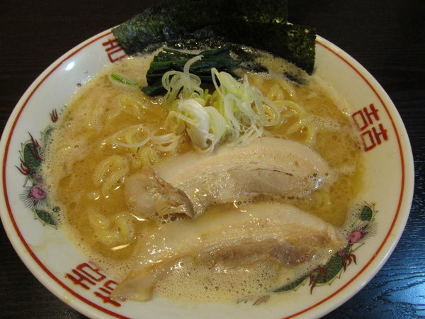 「家系ラーメン+大盛　「780円+100円」」@麺処 むら井の写真