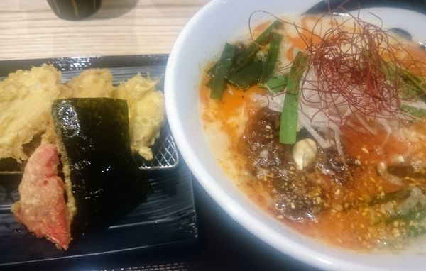 「ゴマ坦坦麺」@天丼・らぁ麺 ハゲ天の写真