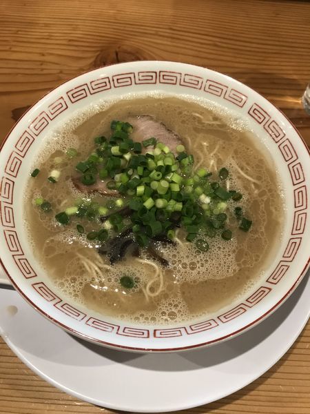 「博多ラーメン+替玉（¥650+¥100）」@博多屋台の写真