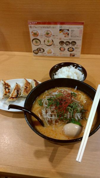 「辛味噌ラーメン＋煮玉子３辛  餃子   小めし」@大正麺業 厚木店の写真