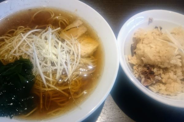 「ショウガラーメン＋ホタルイカの炊き込みご飯（ランチ限定）」@麺処 遊 蕨店の写真