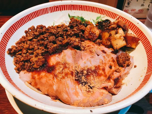 「肉盛りまぜそば」@麺屋 ほぃの写真