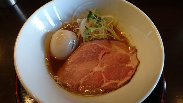 「煮干しラーメン   味玉」@麺処 学の写真