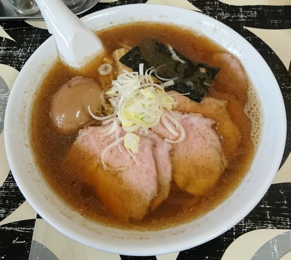 「チャーシューメン(魚介・平打麺)＋味玉」@寺カフェ 中華そば水加美の写真