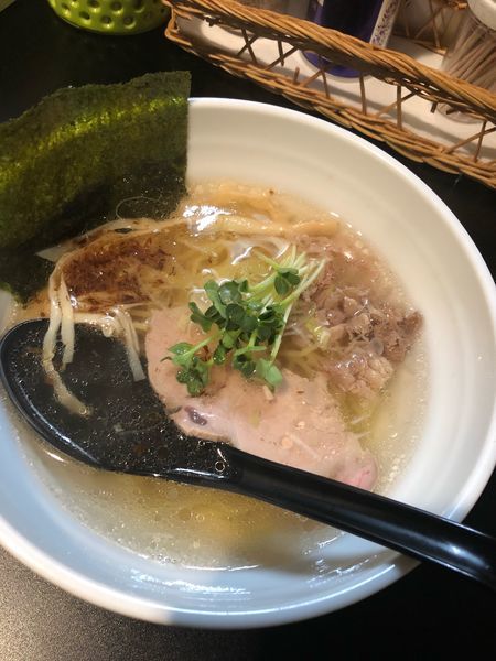 「塩ラーメン 半」@麺や 勝治の写真