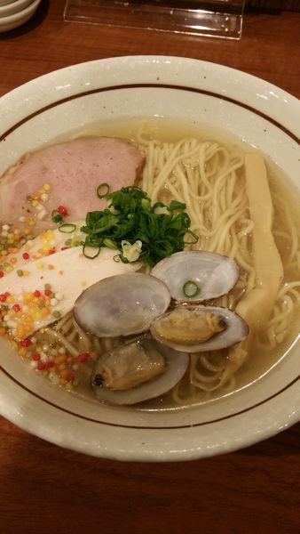 「帆立と浅蜊のリッチ塩そば」@麺 絆水産の写真